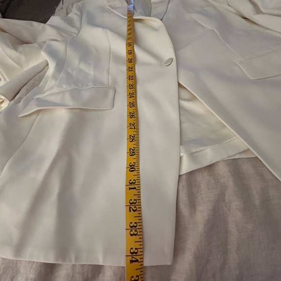 Women tuxedo suit ivory color with satin trim in perfect like new condition - Picture 12 of 15